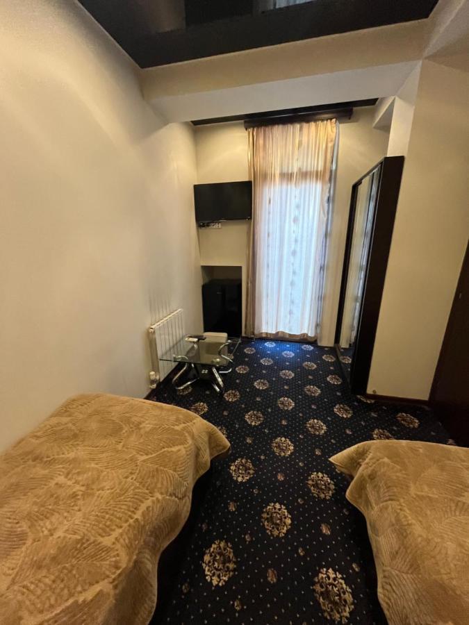 Hotel New Royal ティビリシ エクステリア 写真