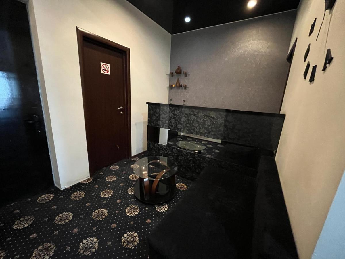 Hotel New Royal ティビリシ エクステリア 写真