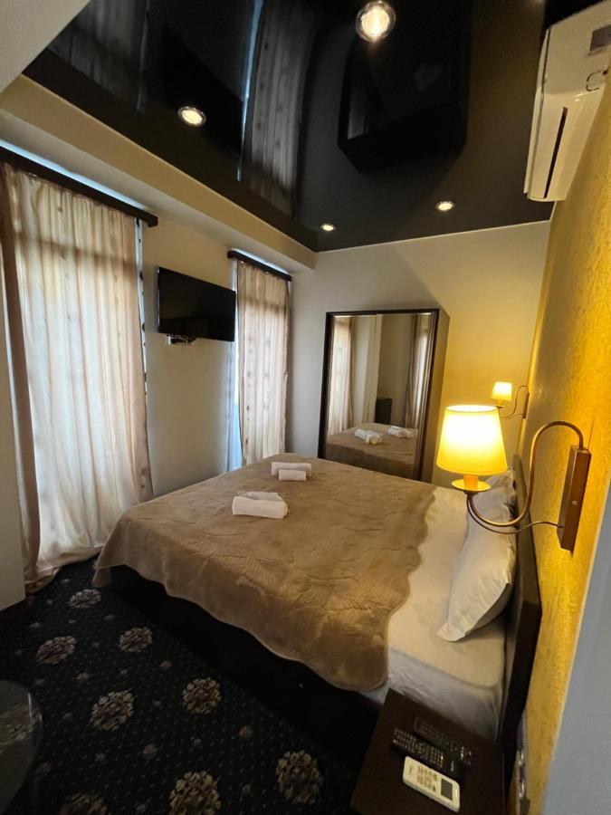 Hotel New Royal ティビリシ エクステリア 写真