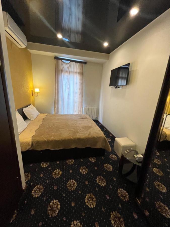 Hotel New Royal ティビリシ エクステリア 写真