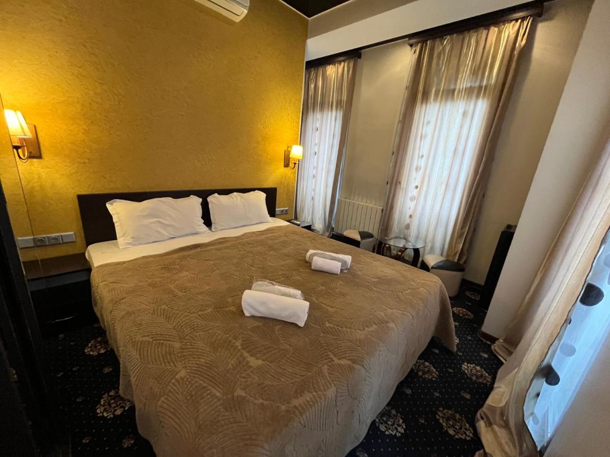 Hotel New Royal ティビリシ エクステリア 写真