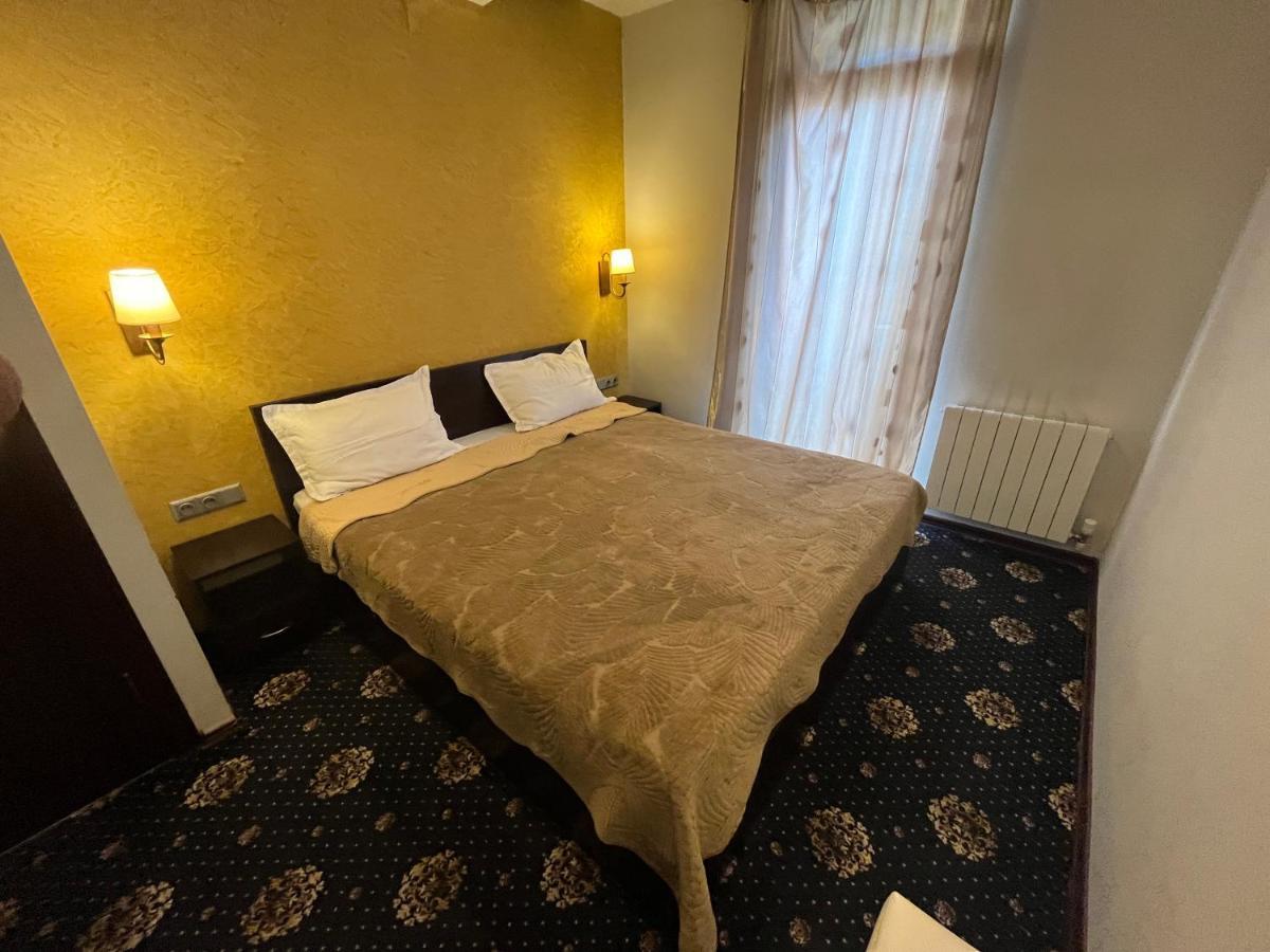 Hotel New Royal ティビリシ エクステリア 写真